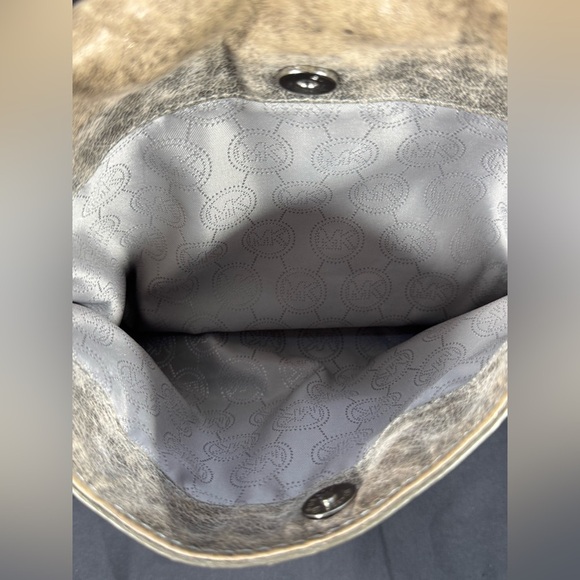 Michael Kors Vintage Tan Leather Chelsea Medium Messenger bag - Great Condition - Picture 5 of 16